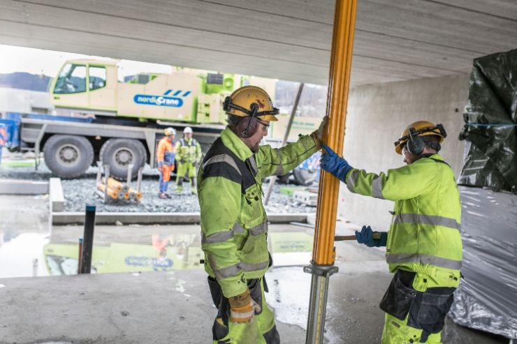 Bedre arbeidsmiljø kan spare samfunnet for 75 milliarder kroner hvert år. Arbeidsmiljøportalen skal hjelpe virksomhetene med å ta tak i konkrete utfordringer på arbeidsplassen.