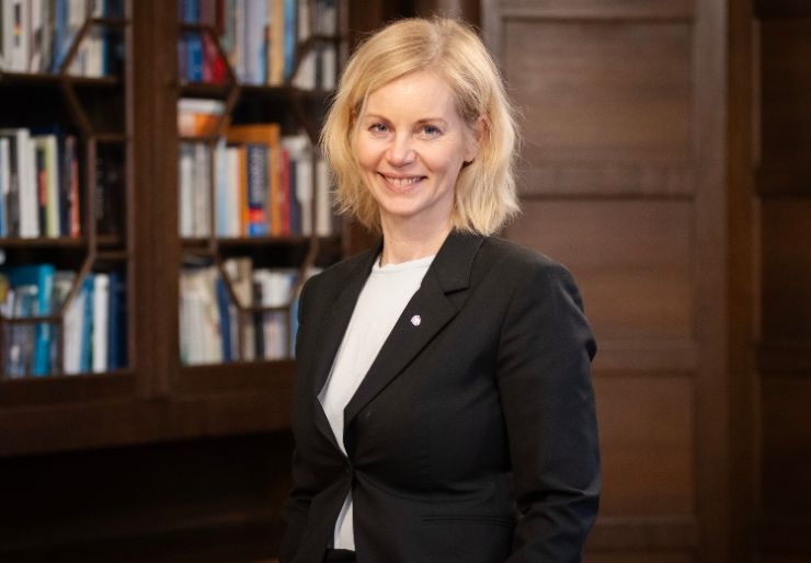 Regjeringen åpner for mer avanserte fagskoler I dag markerer regjeringen starten på arbeidet med å videreutvikle Nasjonalt kvalifikasjonsrammeverk for livslang læring (NKR) for å åpne for mer avanserte fagskoleutdanninger.