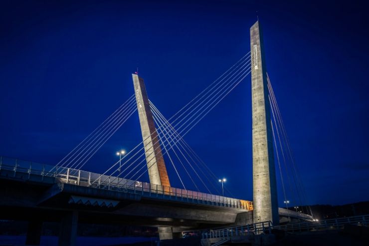 Norsk Lysprise 2020 nominerte Nominerte til Beste utendørsprosjekt - Farrisbrua – fra 3D til 2D