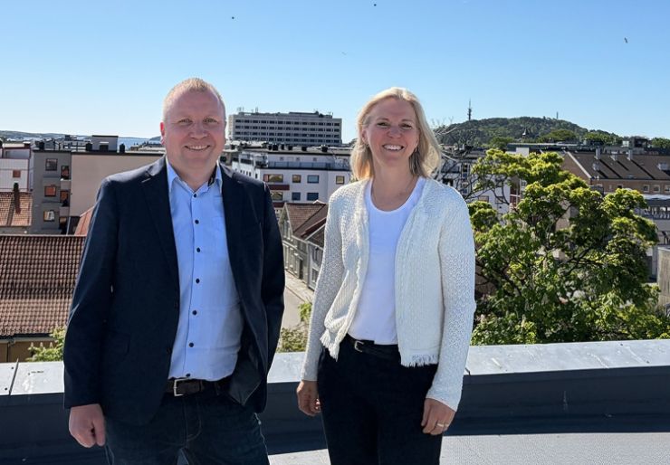 OBOS kjøper selskapet DKS OBOS kjøper selskapet DKS i Kristiansand for å satse i byen. Det vil også bli tilbudt boligkjøp med Deleie.