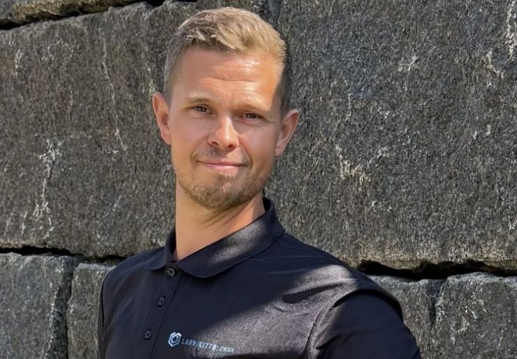 Larvikittblokka kjøper Rocks of Norway Larvikittblokka har kjøpt Rocks of Norway og samler dermed to aktører innen bearbeiding av norsk larvikitt. Oppkjøpet skal gi et bredere produktspekter, økt leveringsdyktighet og større kraft til produktutvikling og bærekraftige løsninger.