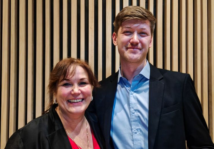 Christoffer Bergesen, hos Bergen Installasjon er en av elektrikerne seerne får følger i sesong 2 av «Elektrikerne» på Heim TV,