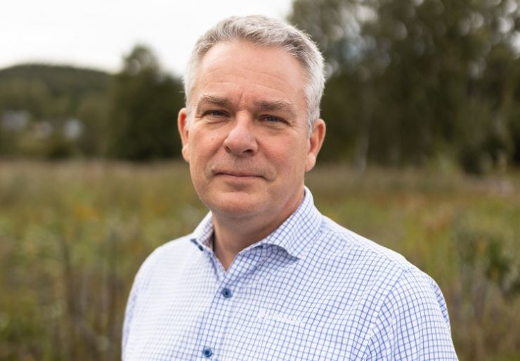 Anders Lindh forlater Moelven Timber Anders Lindh slutter som divisjonssjef for Moelven Timber etter ti år i rollen og går samtidig ut av konsernledelsen. Moelven opplyser at ansvarsfordelingen i divisjonen foreløpig ikke er avklart.