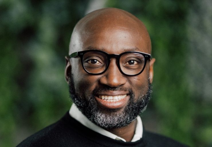 I januar gikk Dominic Akadimah «all-in» som daglig leder av Innregistrering.no.