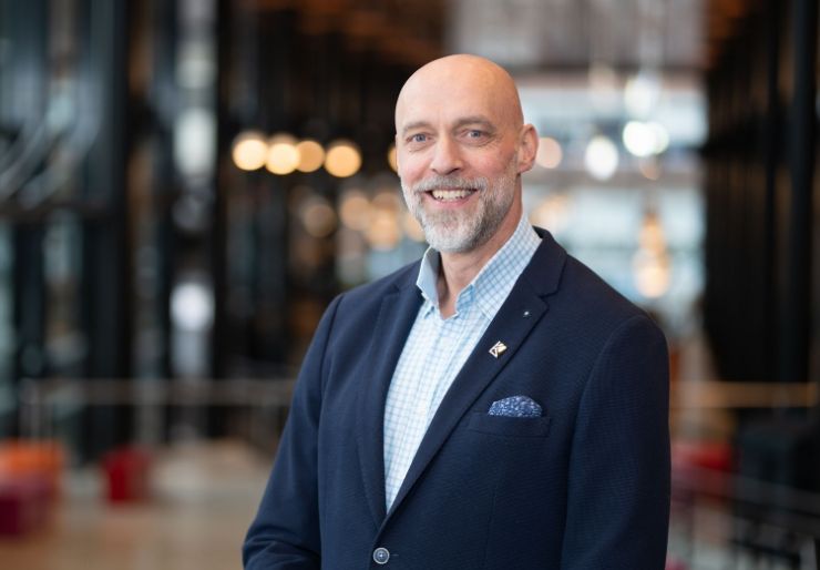 Kuben-rektor inn i juryen At en rektor ved en av Norges største videregående skoler går inn i juryen for Norges Hyggeligste Håndverker, er ikke tilfeldig. For Kjell Ove Hauge handler dette om langt mer enn en hyggelig prisutdeling.