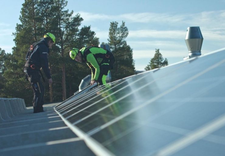 EnergiPluss valgte SmartDok SmartDok sine sjekklister og bildedokumentasjon sikrer kvalitet og full kontroll - Med hjelp av SmartDok appen dokumenterer vi alle prosjekt med både bilder og sjekklister ved oppstart, og ved overlevering av prosjektet. Slik er vi sikker på at vi har få