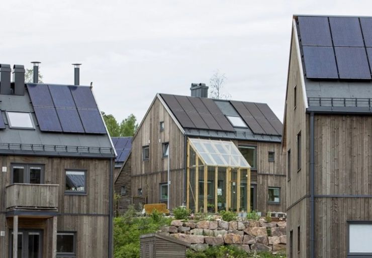 Hvis ikke regjeringen rydder opp i regelkaoset, vil den ikke klare sitt eget mål om 8 TWh solkraft, skriver Bård Folke Fredriksen, Tone Tellevik Dahl og Tore Strandskog, i et debattinnlegg 