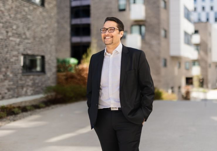 Daniel Kjørberg Siraj ny styreleder i Presis Infra Daniel Kjørberg Siraj, mangeårig konsernsjef i OBOS, er ny styreleder i selskapet Presis Infra som arbeider med sikring og vedlikehold av samfunnkritisk infrastruktur over hele Norge og i Sverige. Siraj etterfølger Jacob Landén som styreleder.