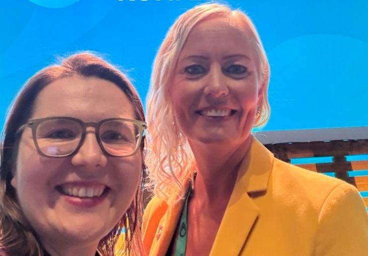 Mariya Simon, Senior miljørådgiver innen strategisk ombruk i Rambøll Mariya Simon og Sveriges sirkulære dronningen, Elin Bergman. Foto: Privat