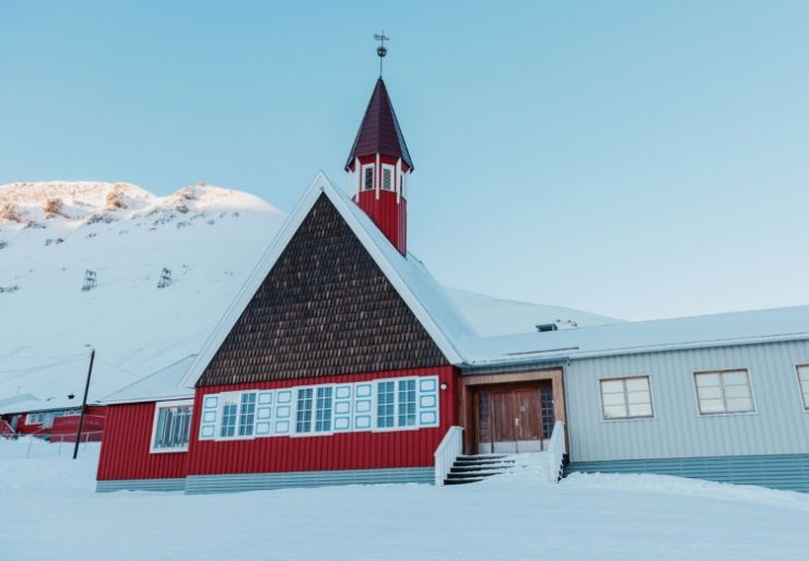 Svalbard Kirke - Verdens nordligste Verdens nordligste kirke blir ny