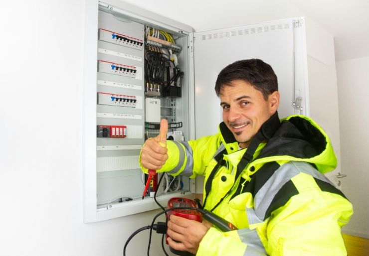 Pris elektriker nytt hus – hvordan gå fram? 