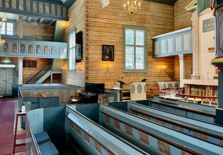 Riksantikvaren vil gjøre det enklere å velge varmepumper i fredede bygninger og kirker. Målet er lavere strømbruk, lavere utslipp og løsninger som tar hensyn til verneverdiene.