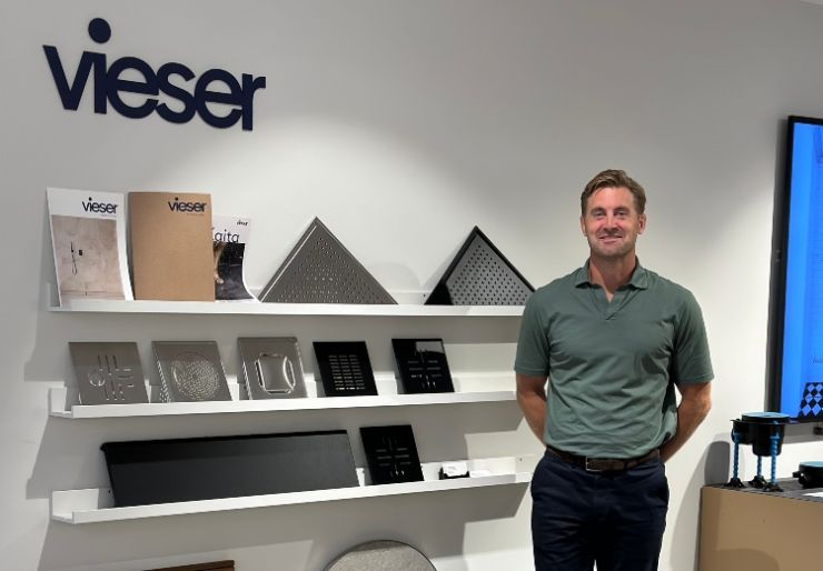 Kim Berg skal lede Viesers satsing i Norge og Sverige Kim Berg er ansatt som ny Country Manager for Vieser i Sverige og Norge. Han kommer fra Georg Fischer og har tidligere jobbet i Hilti. Hos Vieser får han ansvar for selskapets videre utvikling innen sluk og slukrenner i de to markedene.