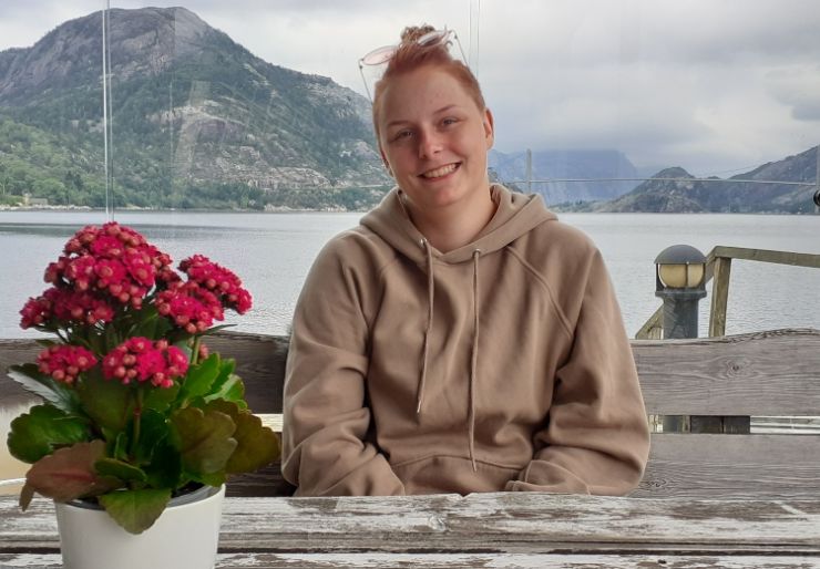Malerlærling i voksen alder Anbefaler flere å plukke opp pensel og rulle