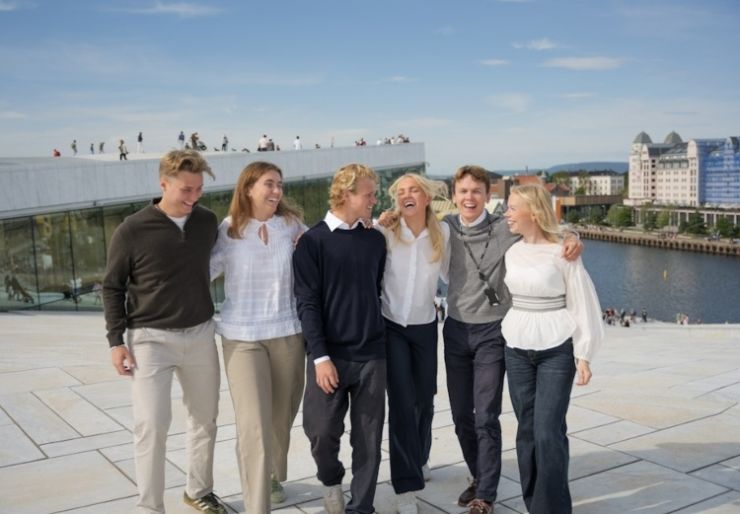 Aldri før har Statsbygg fått så mange søkere. Hele 2094 studenter ønsker å tilbringe sommeren hos oss.  Sist rekord var fra 2021, da med 1793 søkere. Nå har Statsbygg toppet rekorden med 300 stykker og bikke