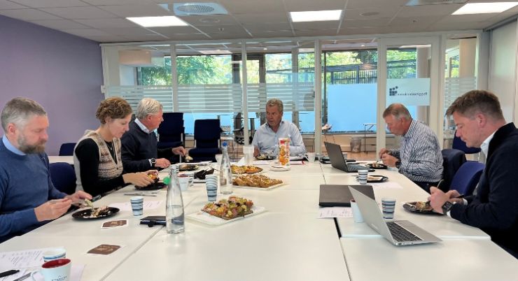 Bygghåndverk Norge (BHN) ble formelt stiftet 16. august av Byggmesterforbundet og Malermestrenes Landsforbund (MLF). Bygghåndverk Norge (BHN) ble formelt stiftet 16. august av Byggmesterforbundet og Malermestrenes Landsforbund (MLF).