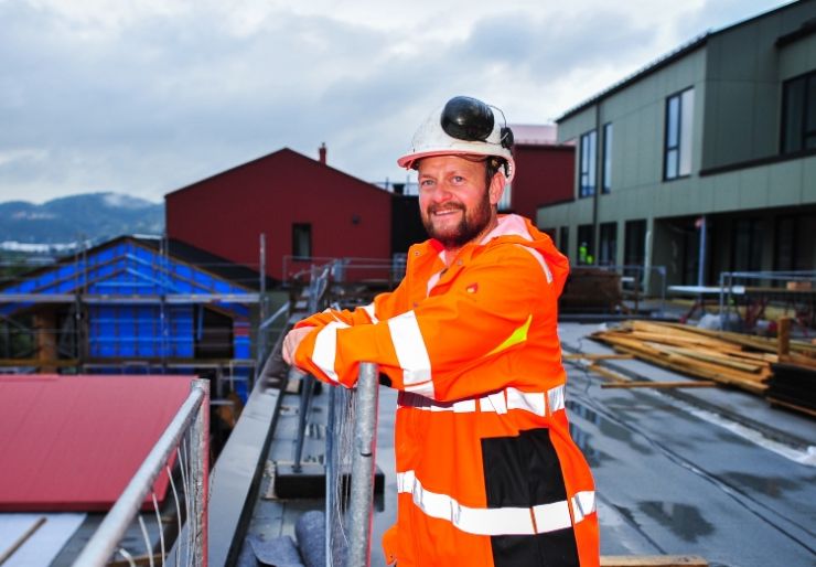 Han begynte som ufaglært hjelpearbeider, men i dag er Pål Anders Carr ferdig utdannet byggingeniør. Og i forrige uke rykket han opp som formann i Strand.