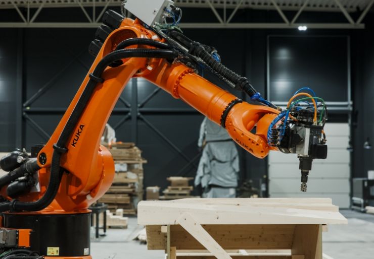 Oslotre leverer seks meter høye tenner i tre Arkitektkontoret Oslotre er hovedleverandør av seks meter høye tenner for Dyreparken i Kristiansand