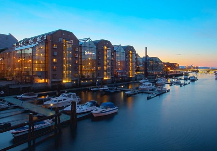 GK har inngått avtale med Radisson Blu om smart digital driftsstøtte til hotellene Royal Garden og Trondheim Lufthavn.  Ved å analysere data fra eksisterende tekniske anlegg skal samarbeidet gi bedre kontroll, mer proaktivt vedlikehold, lavere energiforbr