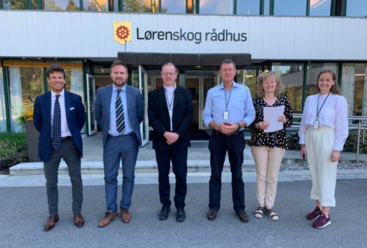Betonmast Romerike har signert avtale med Lørenskog kommune om gjennomføring av den nye Fjellhamar skole.