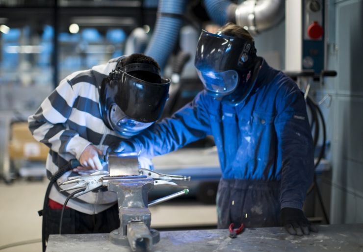 - Vi har sett en stor økning i andel søkere til yrkesfag de siste årene og hele 55 prosent har det nå som førsteønske.  - Det er ikke én enkelt årsak til det, men læreplanene åpner for den typen praktisk læring som elevene ønsker seg, sier Rosenkvist.