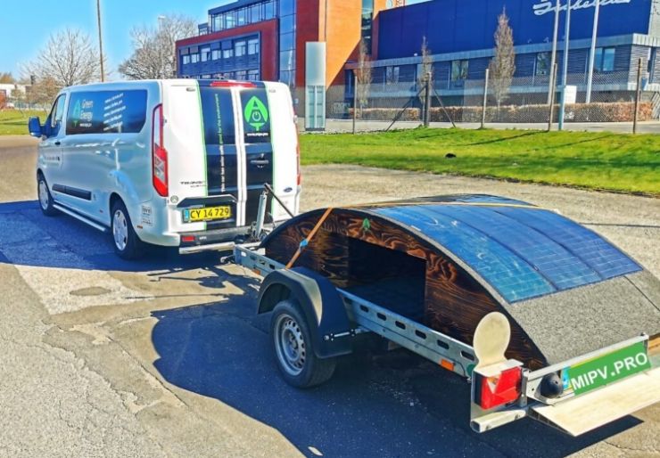 Automower solarhouse kan levere fremtidens grønne strøm. Firmaet har levert de første Automower solarhouse til Vejle kommune, og de leverer 100 pr