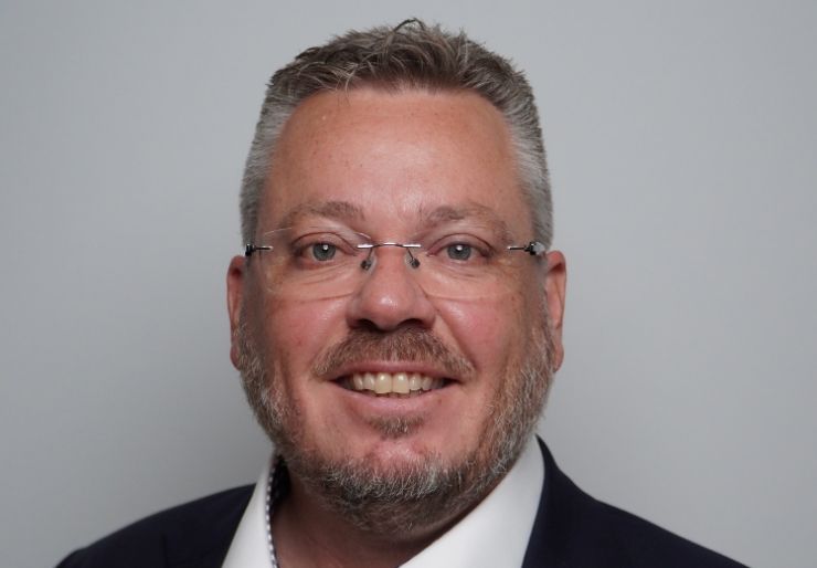 Fredrik Aanstad er ansatt som ny kjededirektør i Mal Proff og tiltrer stillingen 1. september 2026. Han kommer fra rollen som Commercial Director i Orkla House Care og skal bidra til videre utvikling og vekst i Mestergruppens proffkjede for maling, gulv